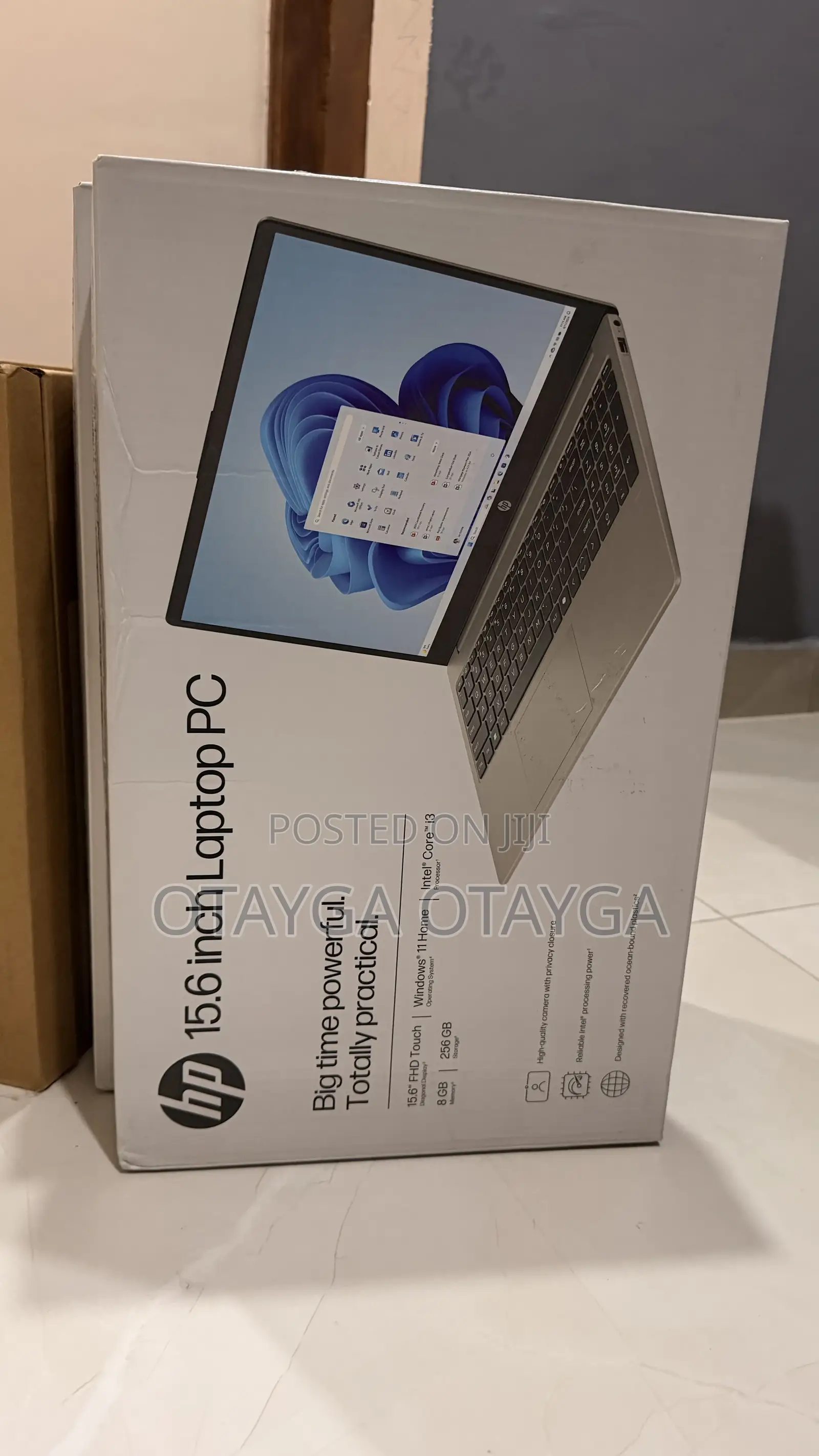 New Laptop HP 15 8GB Intel Core i3 SSD 256GB