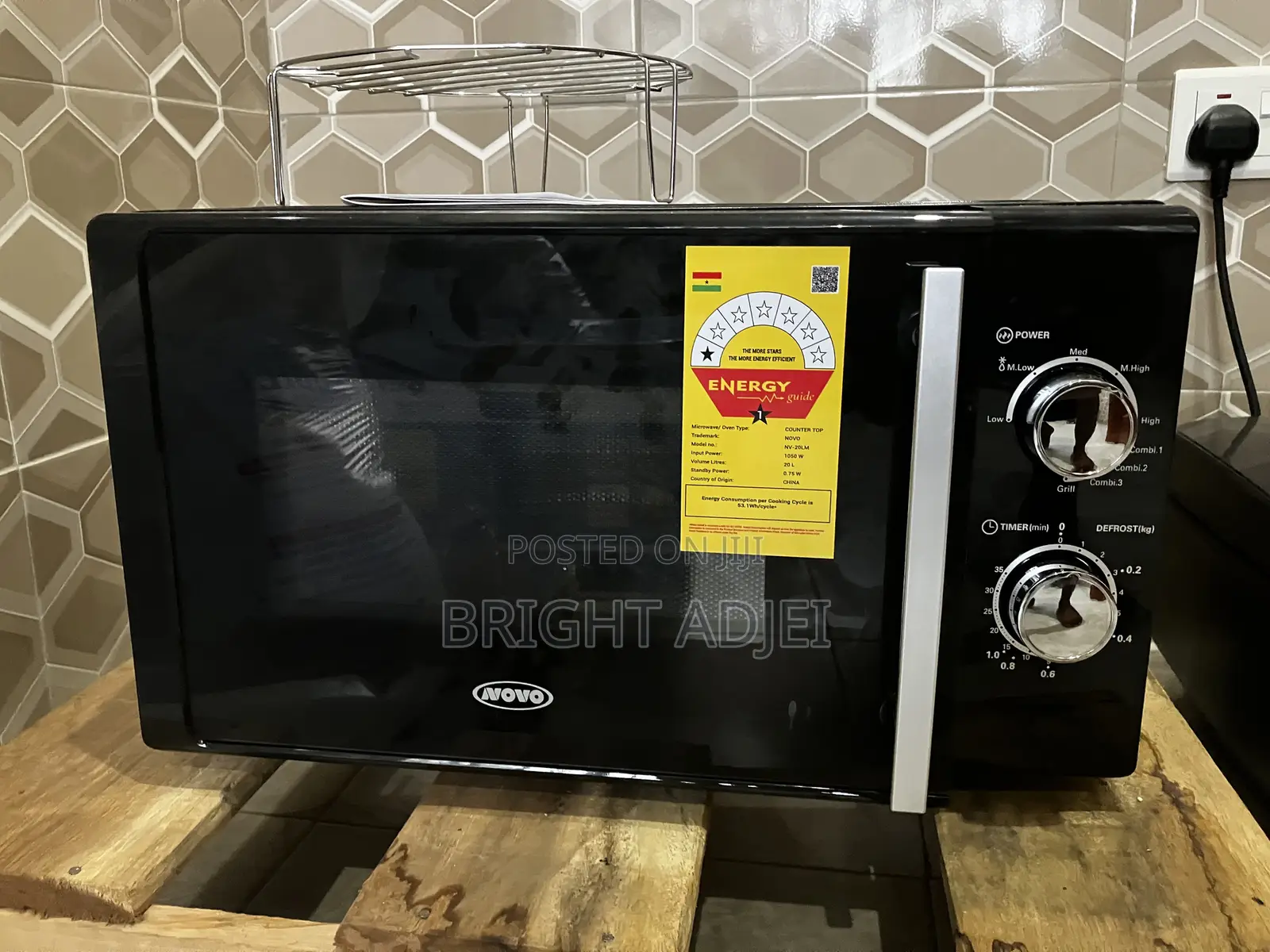 Novo Microwave With Grill Function - Open Box/Like New