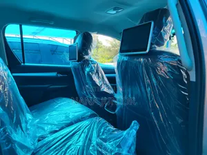 New Toyota Hilux 2025 Silver