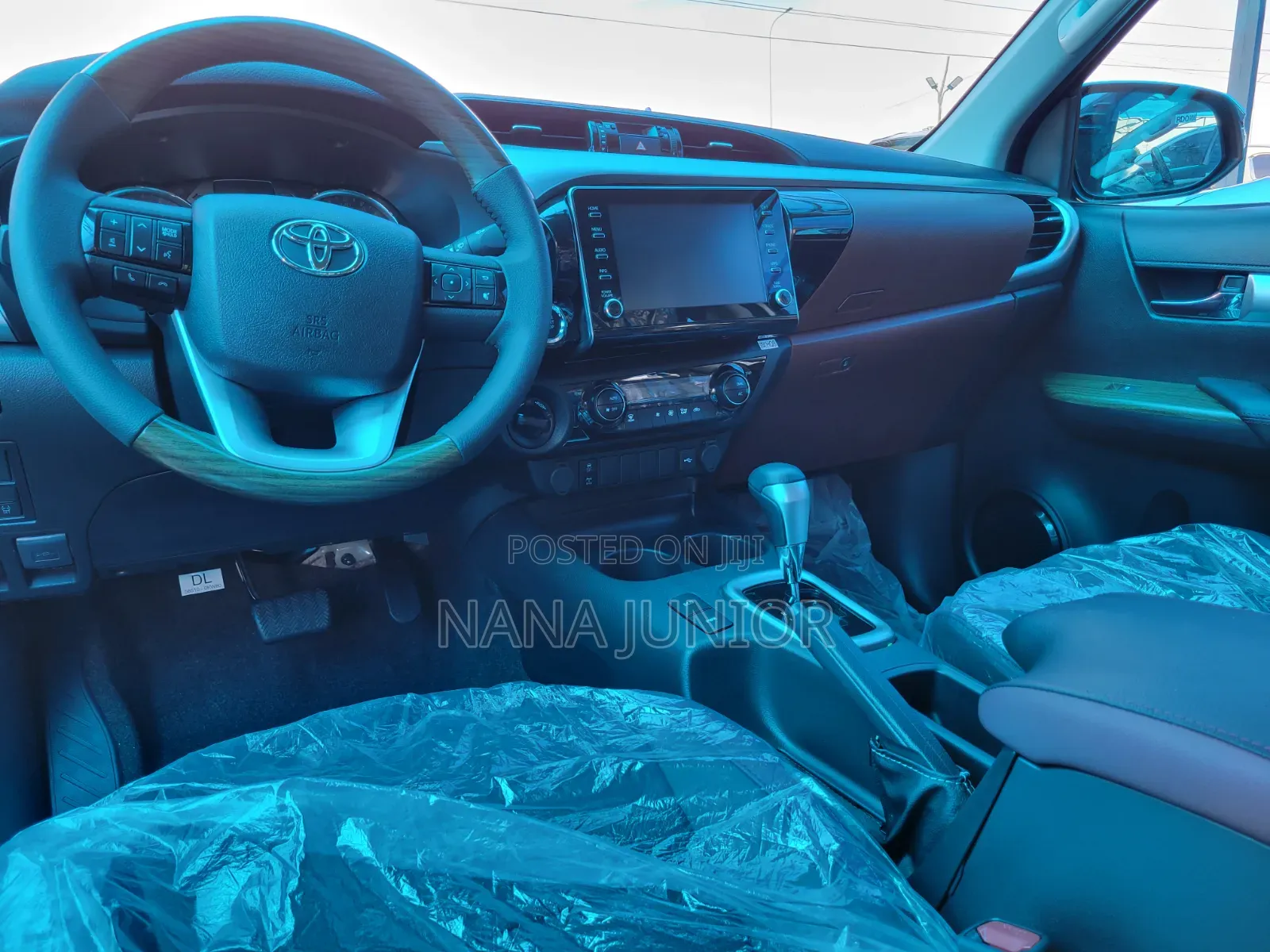 New Toyota Hilux 2025 Silver