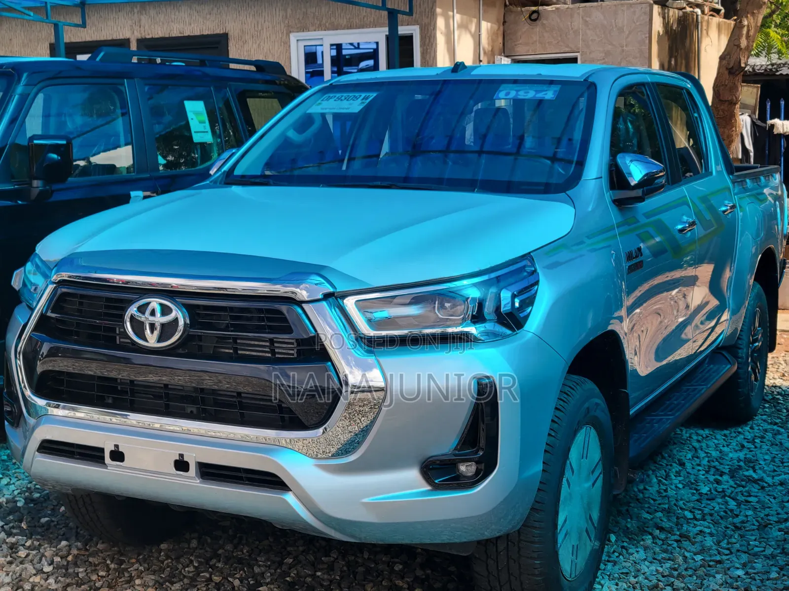 New Toyota Hilux 2025 Silver