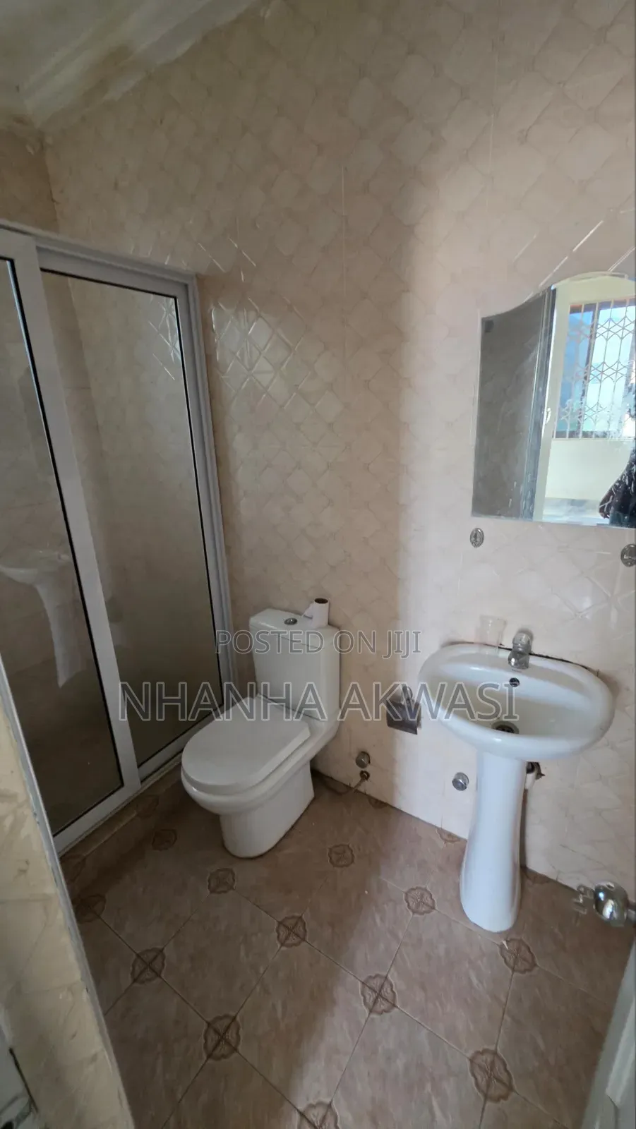 2bdrm Apartment in Lashibi Drc, Sakumono for rent