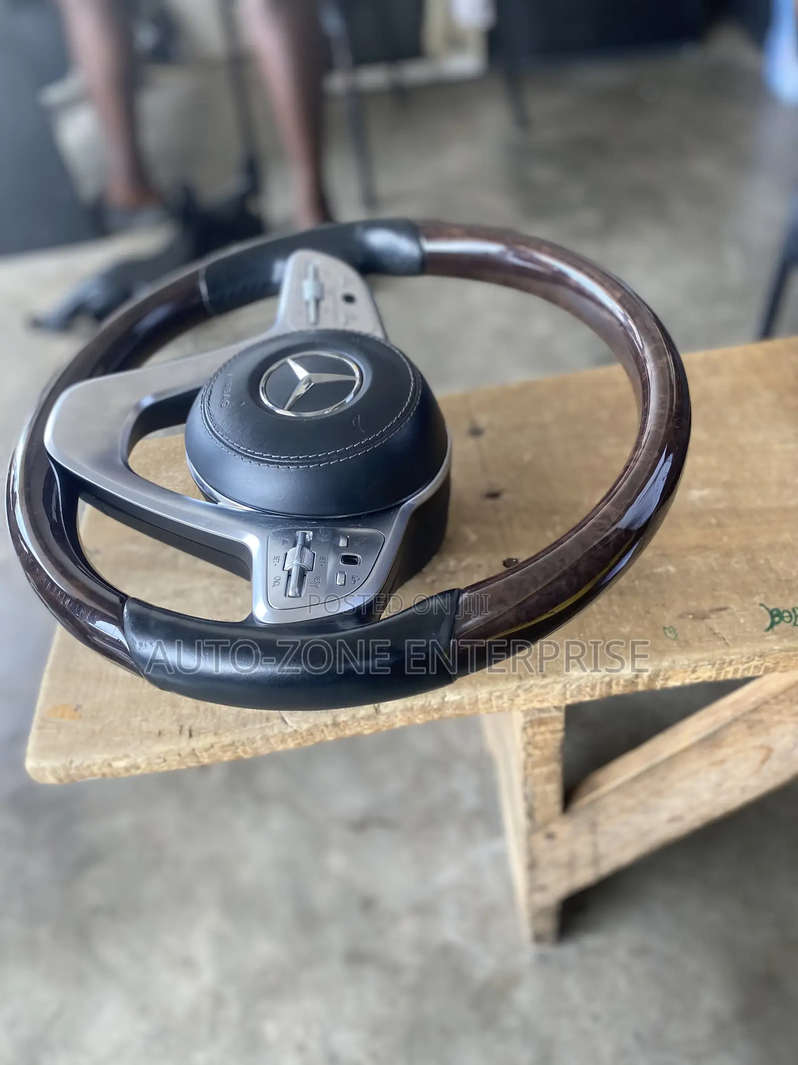 Mercedes Benz S550 Steering Wheel Complete