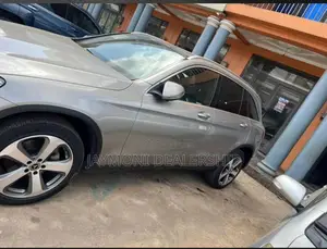 Mercedes-Benz GLC-Class 2022 Silver