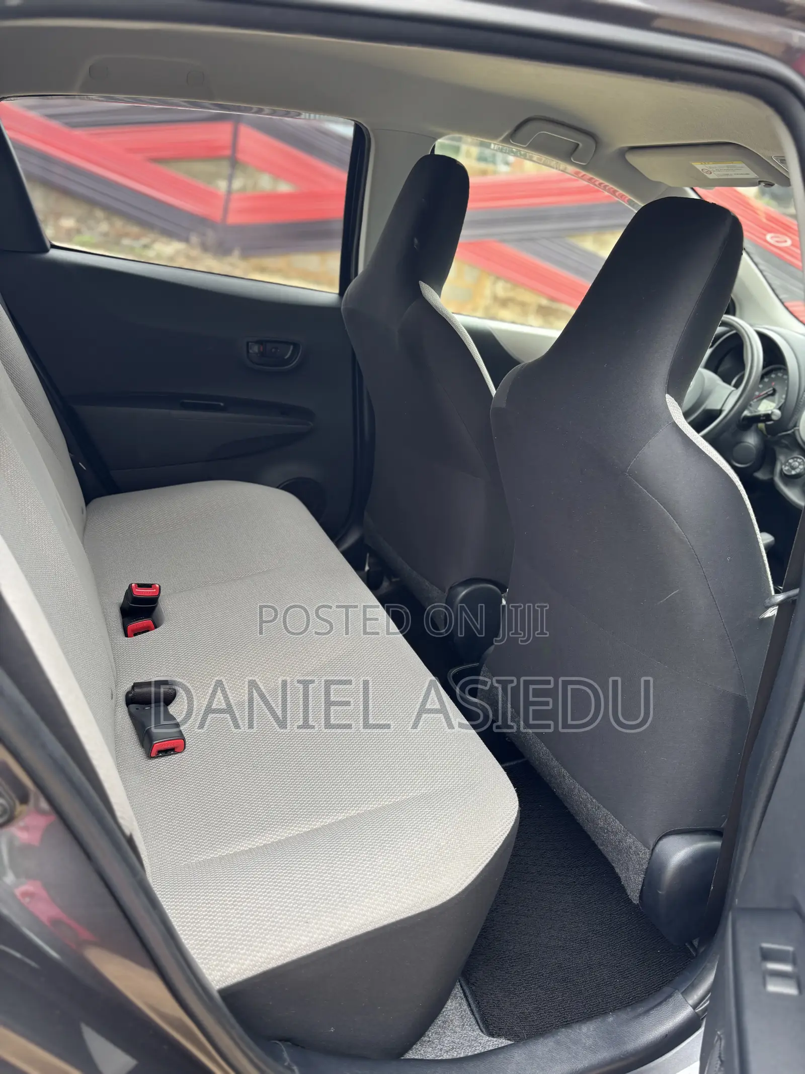 Toyota Vitz 1.3 FWD 5dr 2013 Gray