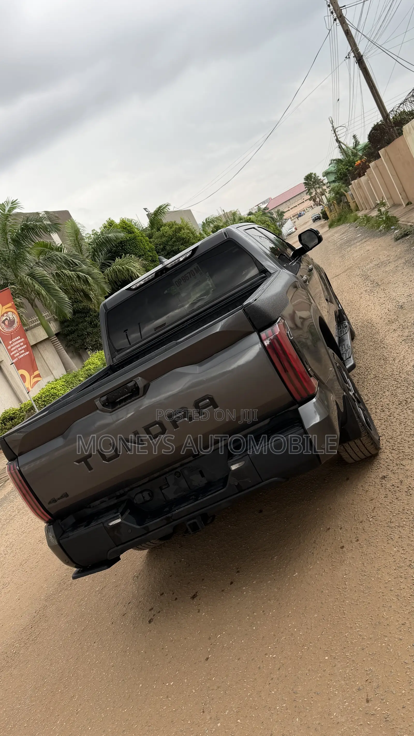 Toyota Tundra 2024 Gray