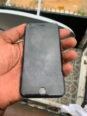 Apple iPhone SE (2022) 64 GB Black