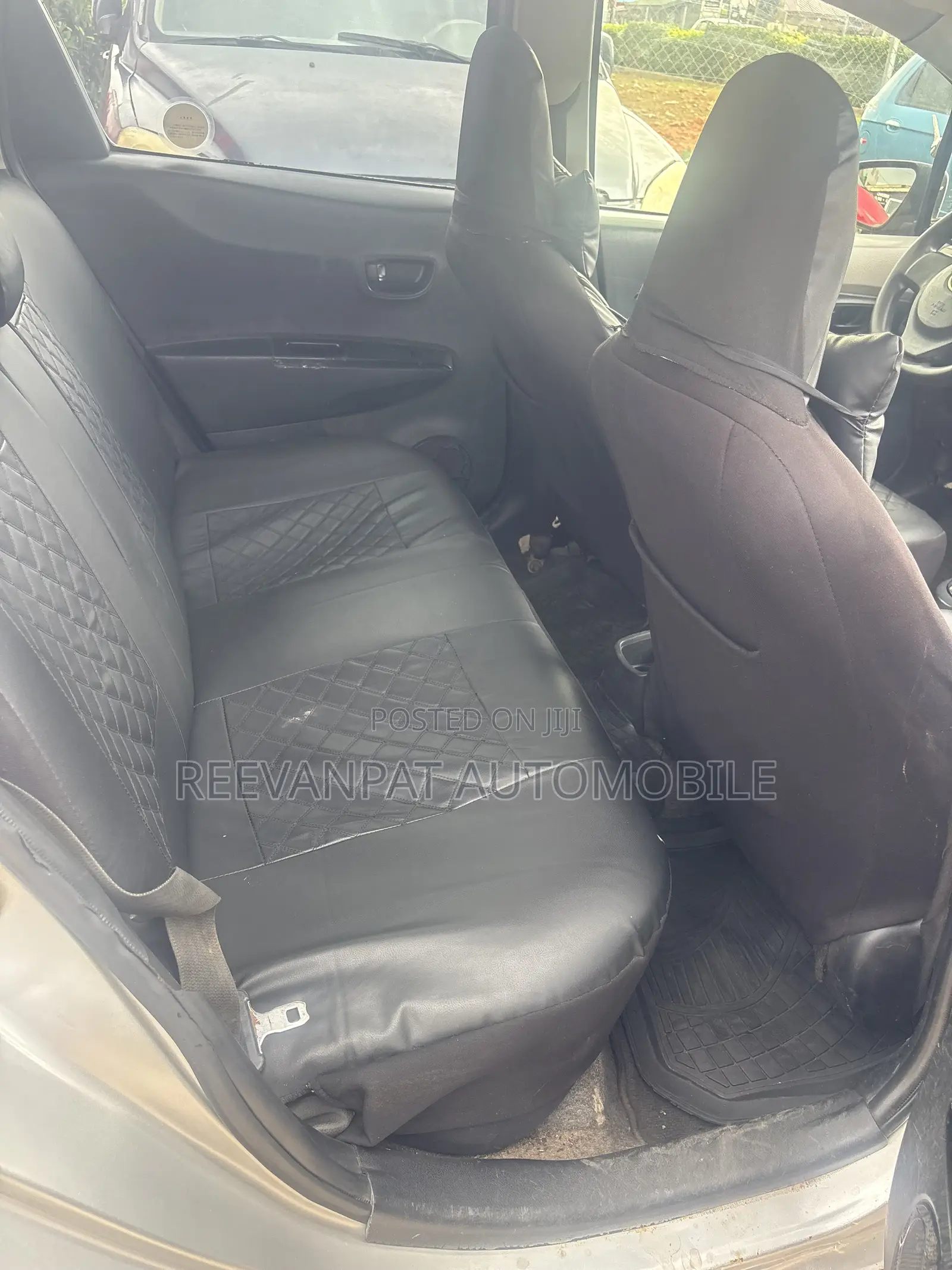 Toyota Vitz 2012 Silver