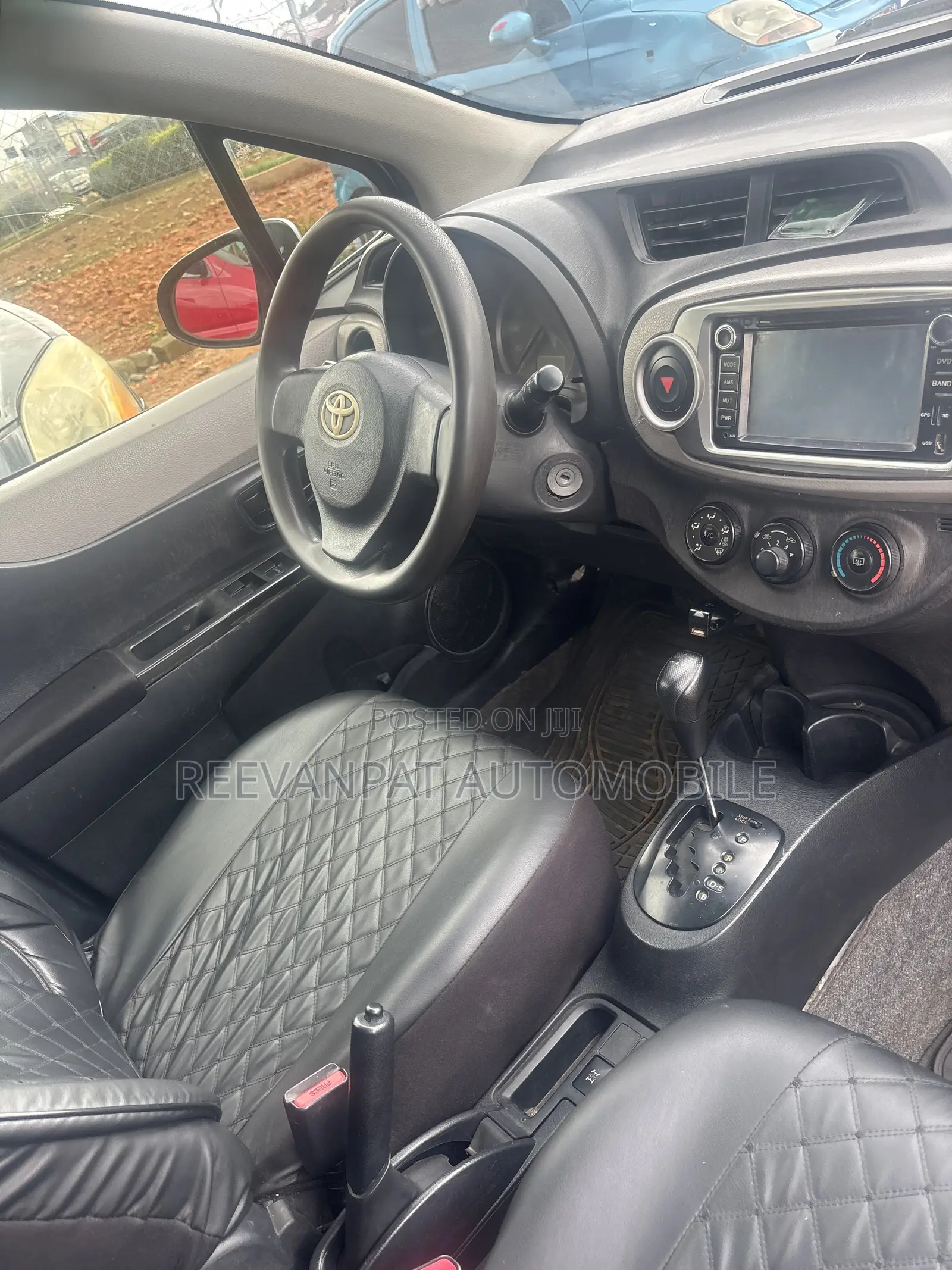 Toyota Vitz 2012 Silver