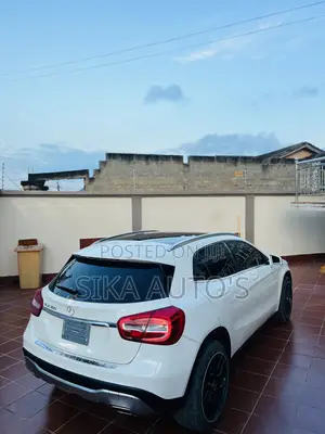 Mercedes-Benz GLA 250 2018 White