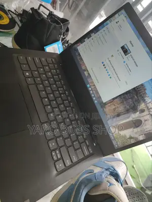 Laptop Lenovo A8 4GB Intel Core i7 SSD 256GB