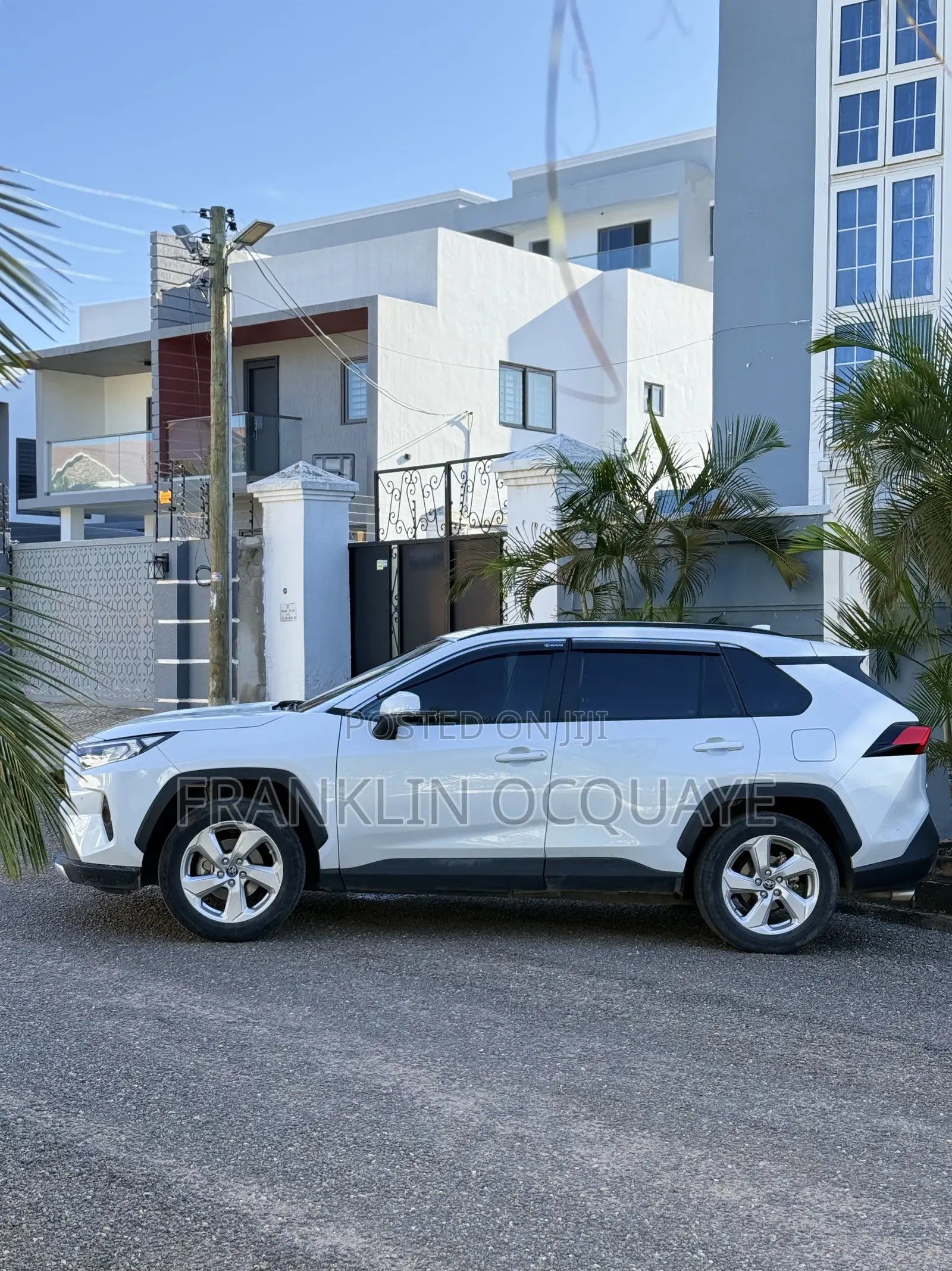 Toyota RAV4 2022 White