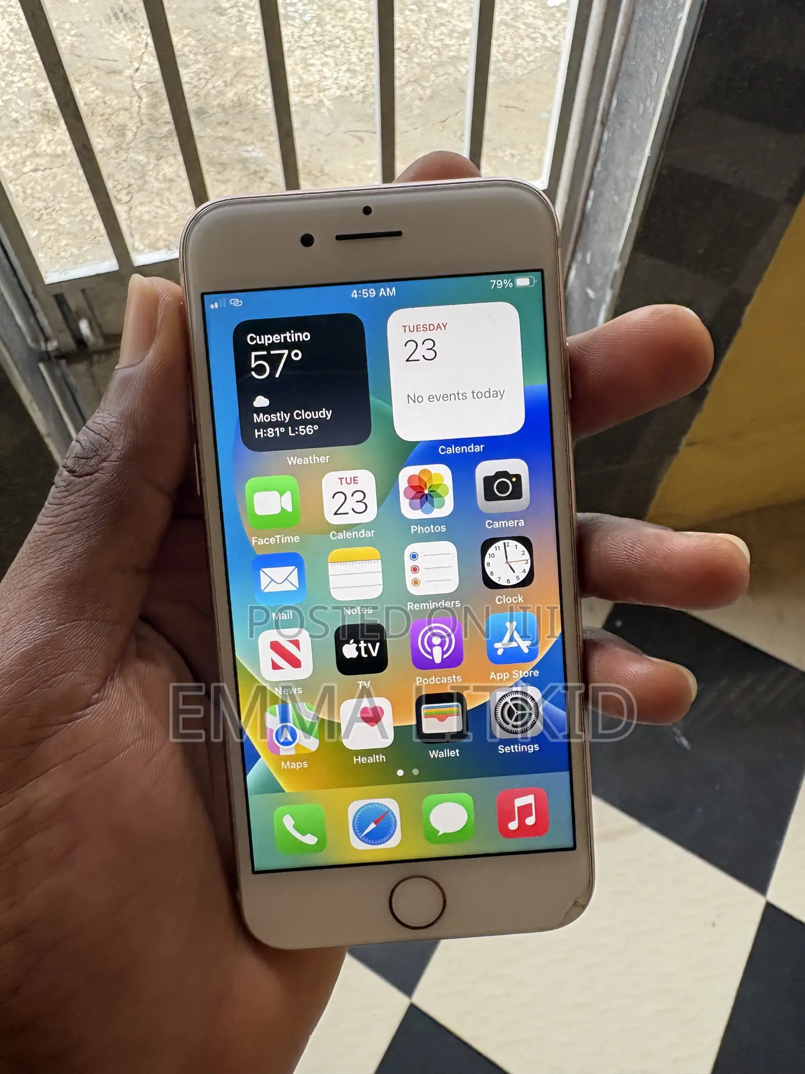 Apple iPhone 8 64 GB Gold