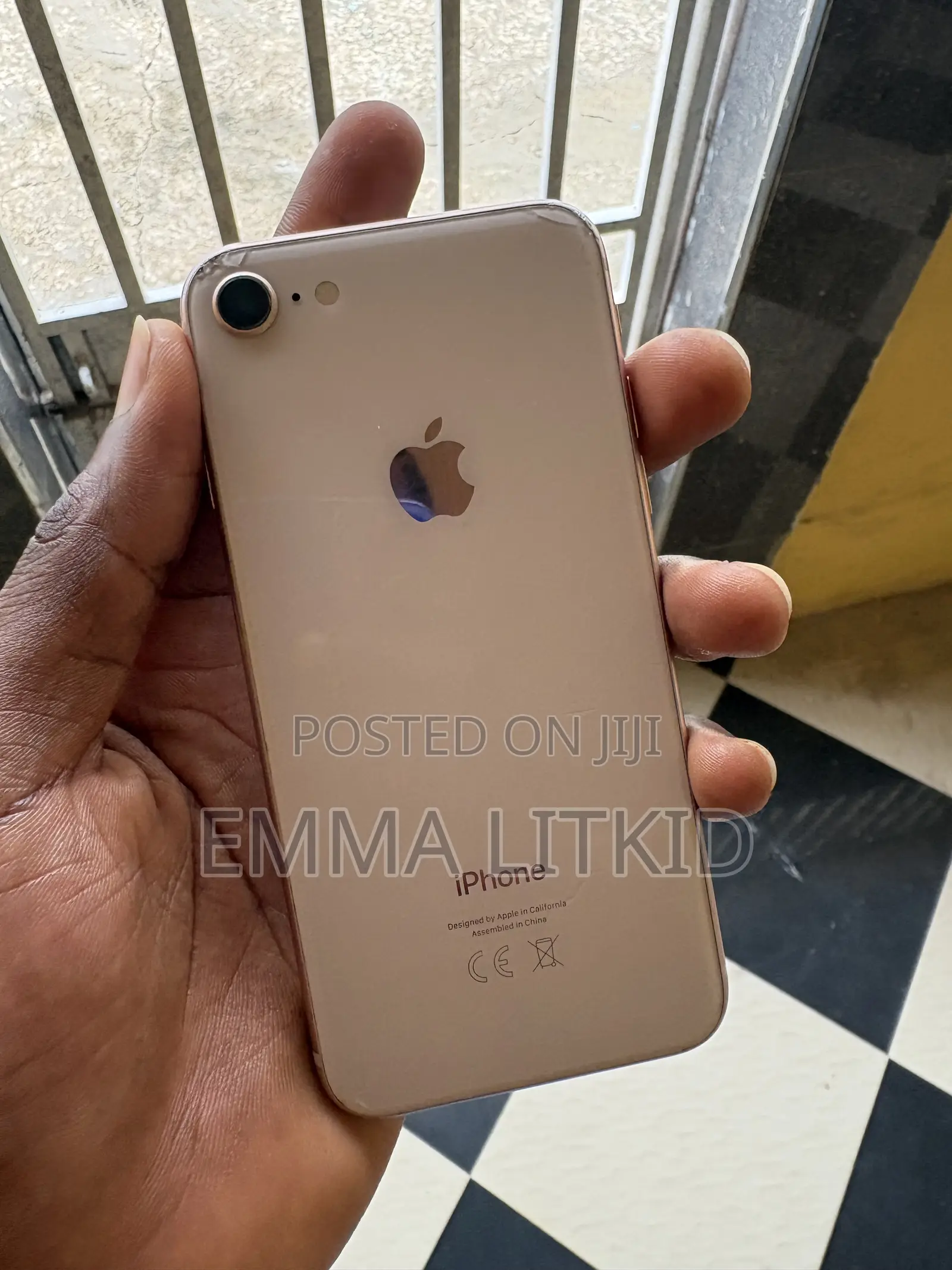 Apple iPhone 8 64 GB Gold