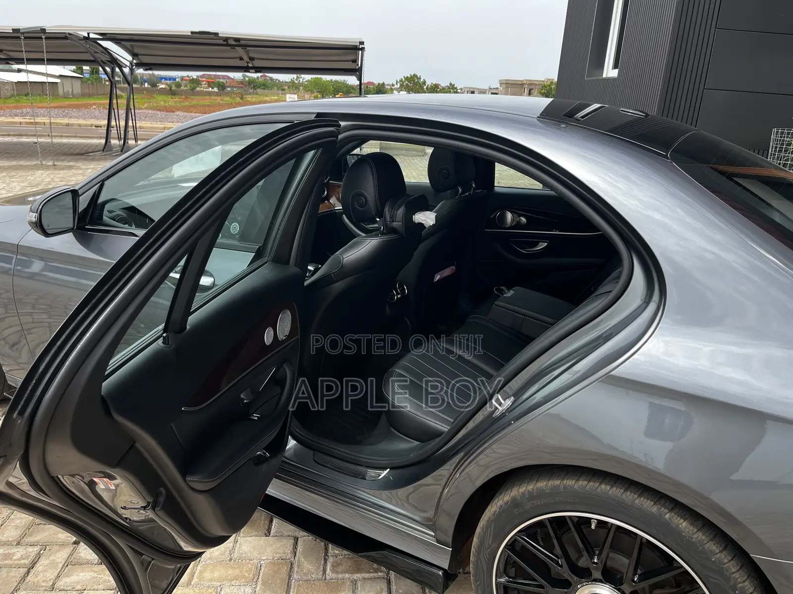 Mercedes-Benz E300 4Matic AWD Sedan (2.0L 4cyl 9A) 2017 Gray