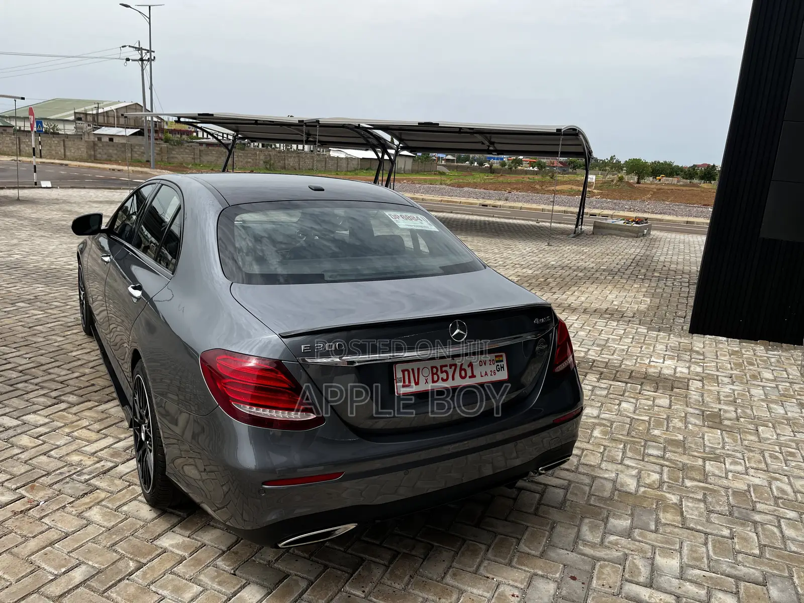 Mercedes-Benz E300 4Matic AWD Sedan (2.0L 4cyl 9A) 2017 Gray