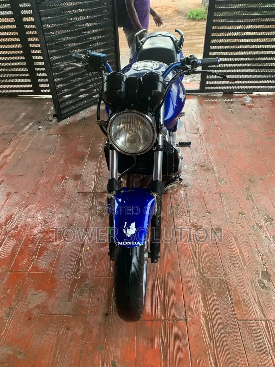 Honda CB 2012 Blue