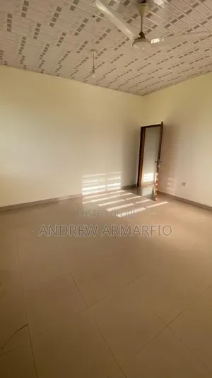 5bdrm House in Sakumono for sale