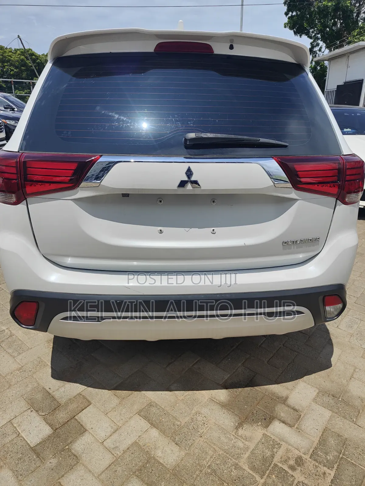 Mitsubishi Outlander 2019 White