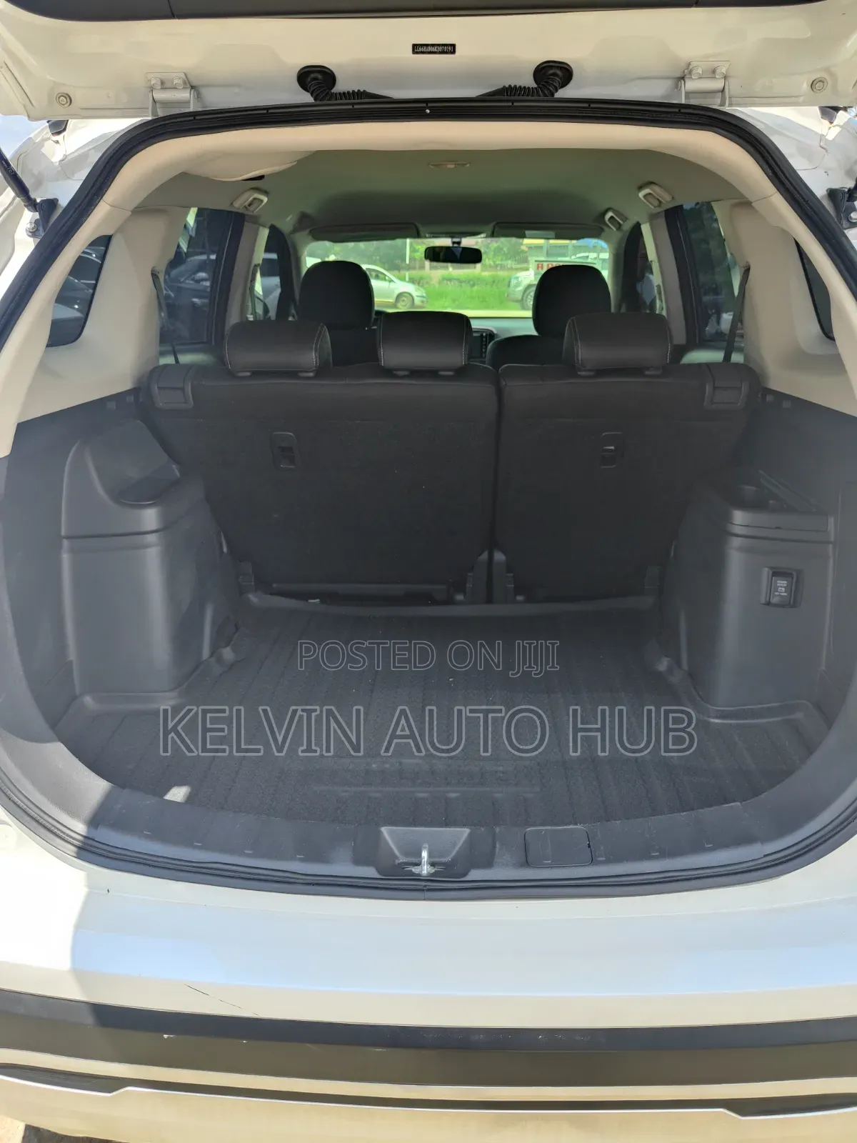 Mitsubishi Outlander 2019 White