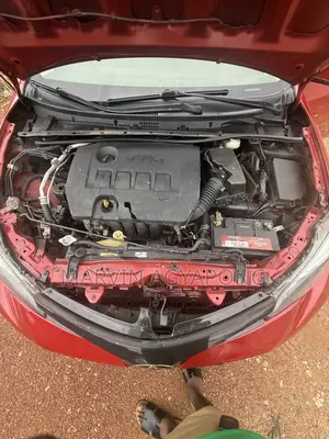 Toyota Corolla XSE 4dr Sedan (1.8L 4cyl CVT) 2017 Red