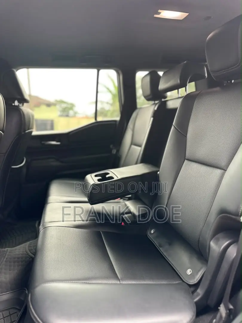 Toyota Land Cruiser Prado 2.8 2025 Black