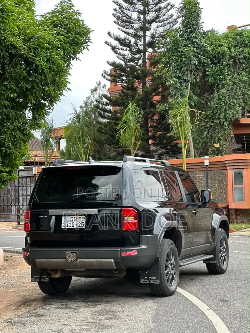 Toyota Land Cruiser Prado 2.8 2025 Black