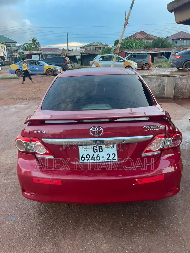 Toyota Corolla 2012 Red