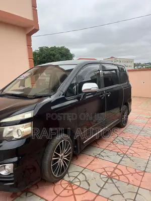 Toyota Voxy 2011 Black