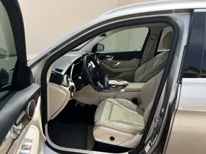 Mercedes-Benz GLC-Class 2019 Gold
