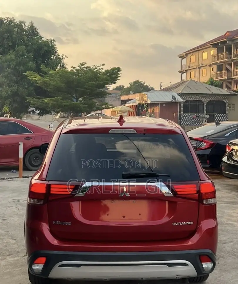Mitsubishi Outlander 2.0 PHEV AWD 2019 Red