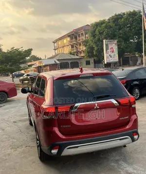 Mitsubishi Outlander 2.0 PHEV AWD 2019 Red