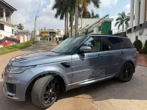 Land Rover Range Rover 3.0L Supercharged HSE 2018 Blue
