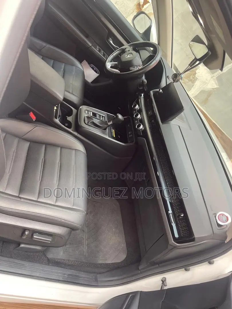 Honda CR-V 2024 White