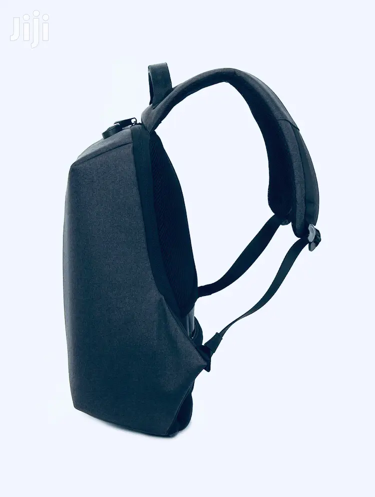 Promate Defender 16 Anti-Theft Backpack +USB Charging Port