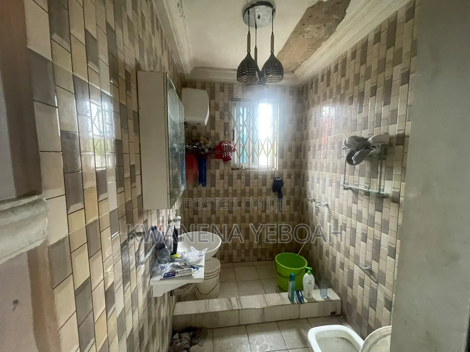 6bdrm House in Amasaman for sale