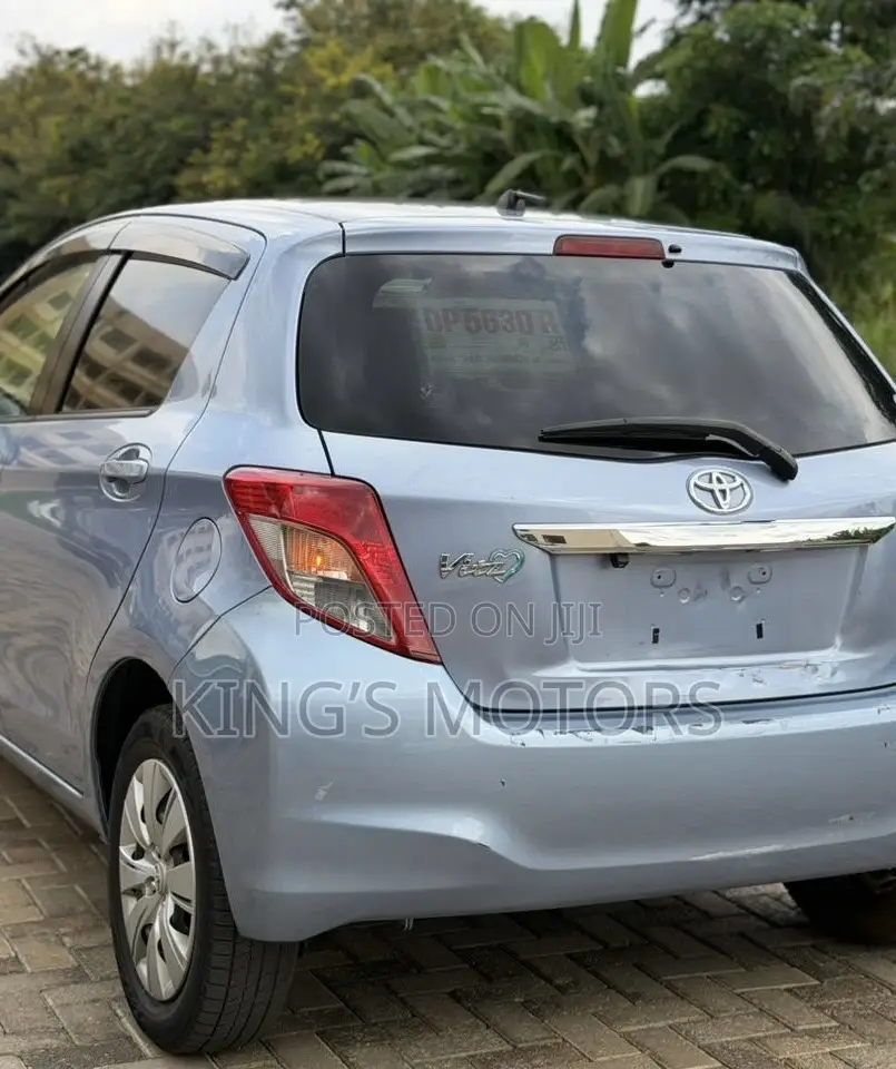 Toyota Vitz 1.3 AWD 3dr 2013 Blue