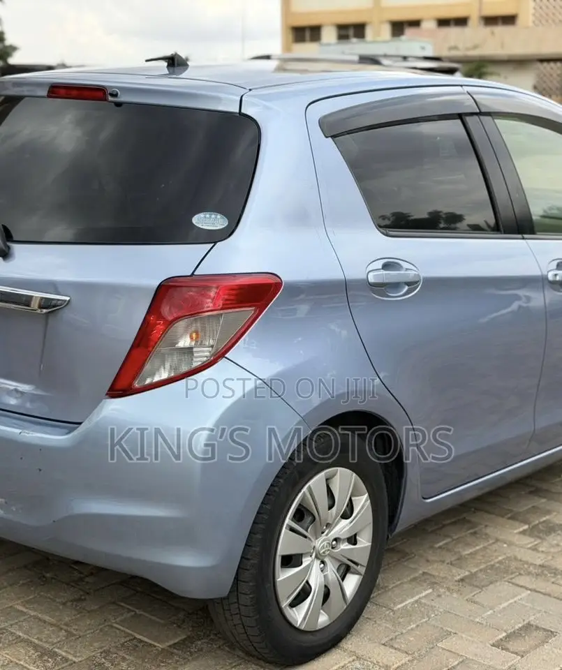 Toyota Vitz 1.3 AWD 3dr 2013 Blue