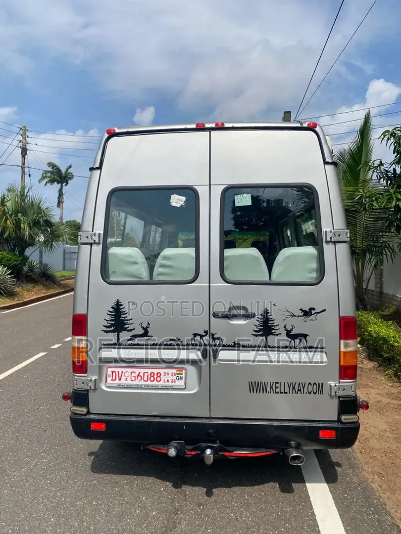 Mercedes-Benz Sprinter 1999 Silver