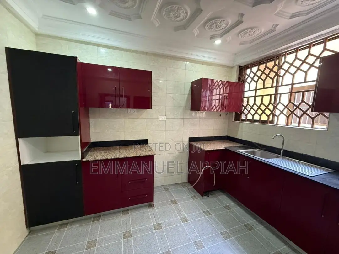 5bdrm House in Westland for rent