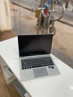New Laptop HP EliteBook 830 G9 16GB Intel Core i5 SSD 256GB