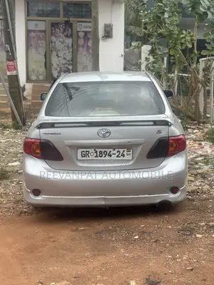 Toyota Corolla 2010 Silver