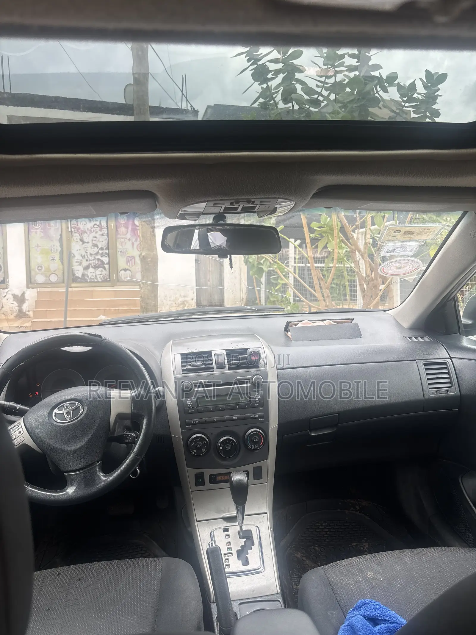 Toyota Corolla 2010 Silver