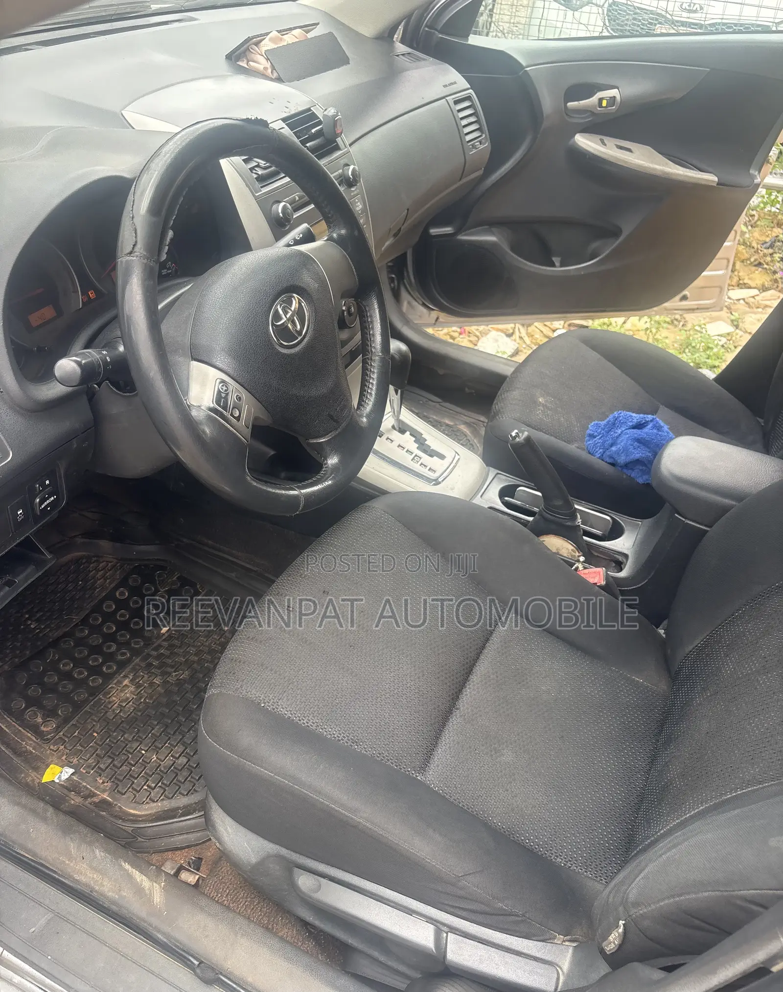 Toyota Corolla 2010 Silver