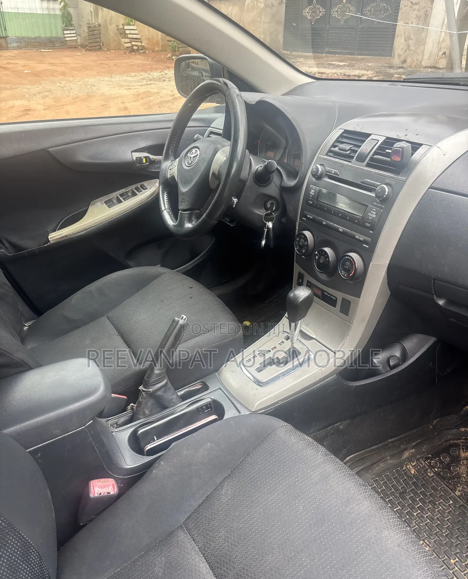 Toyota Corolla 2010 Silver