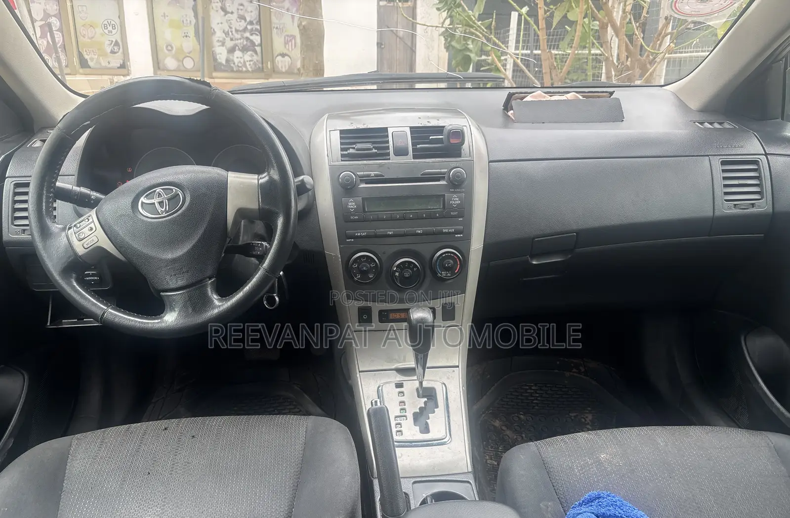 Toyota Corolla 2010 Silver