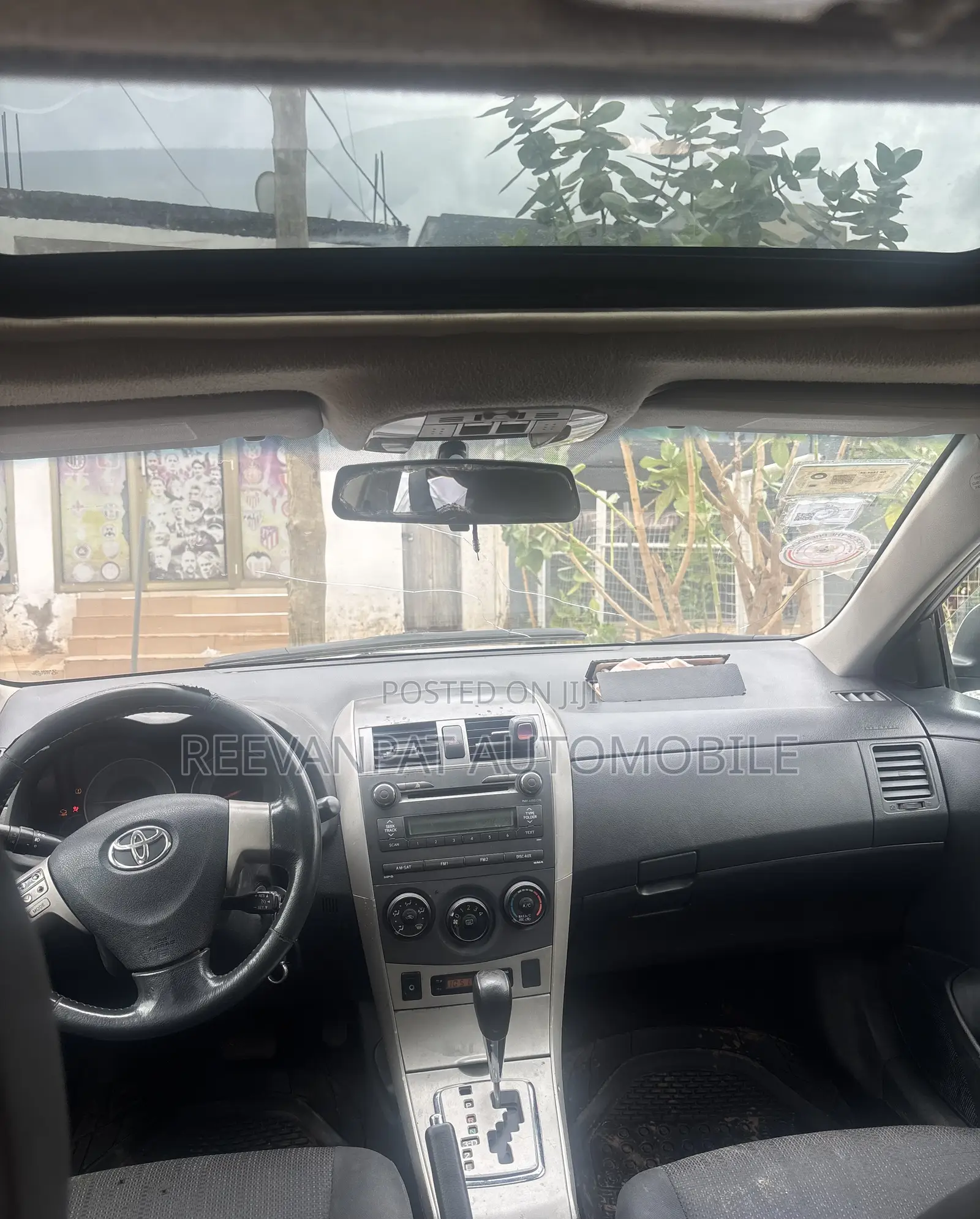 Toyota Corolla 2010 Silver