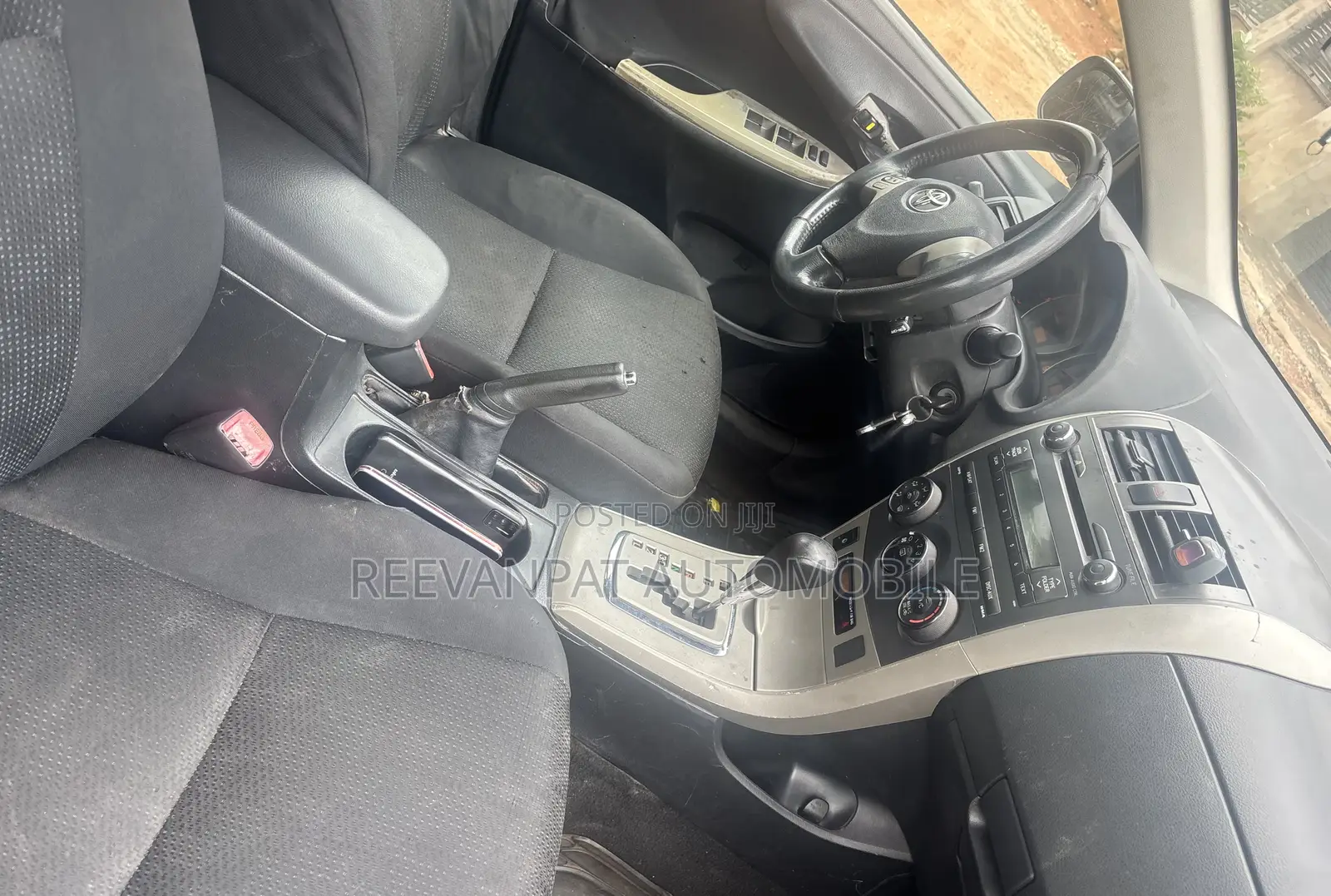 Toyota Corolla 2010 Silver