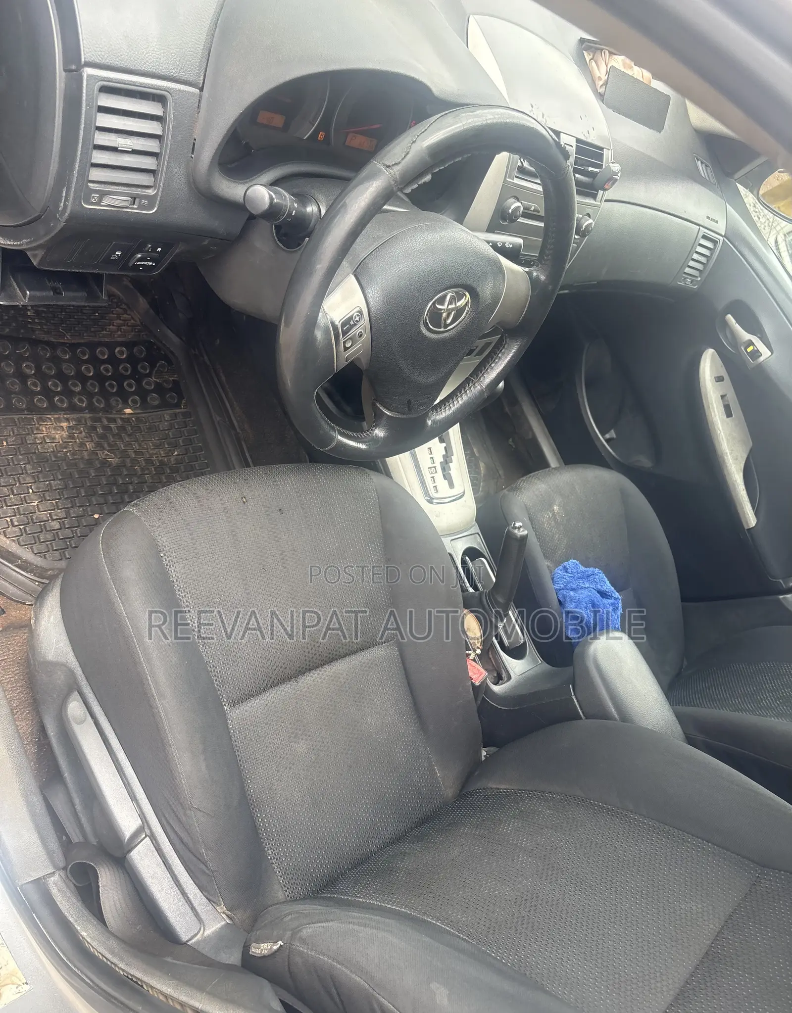 Toyota Corolla 2010 Silver