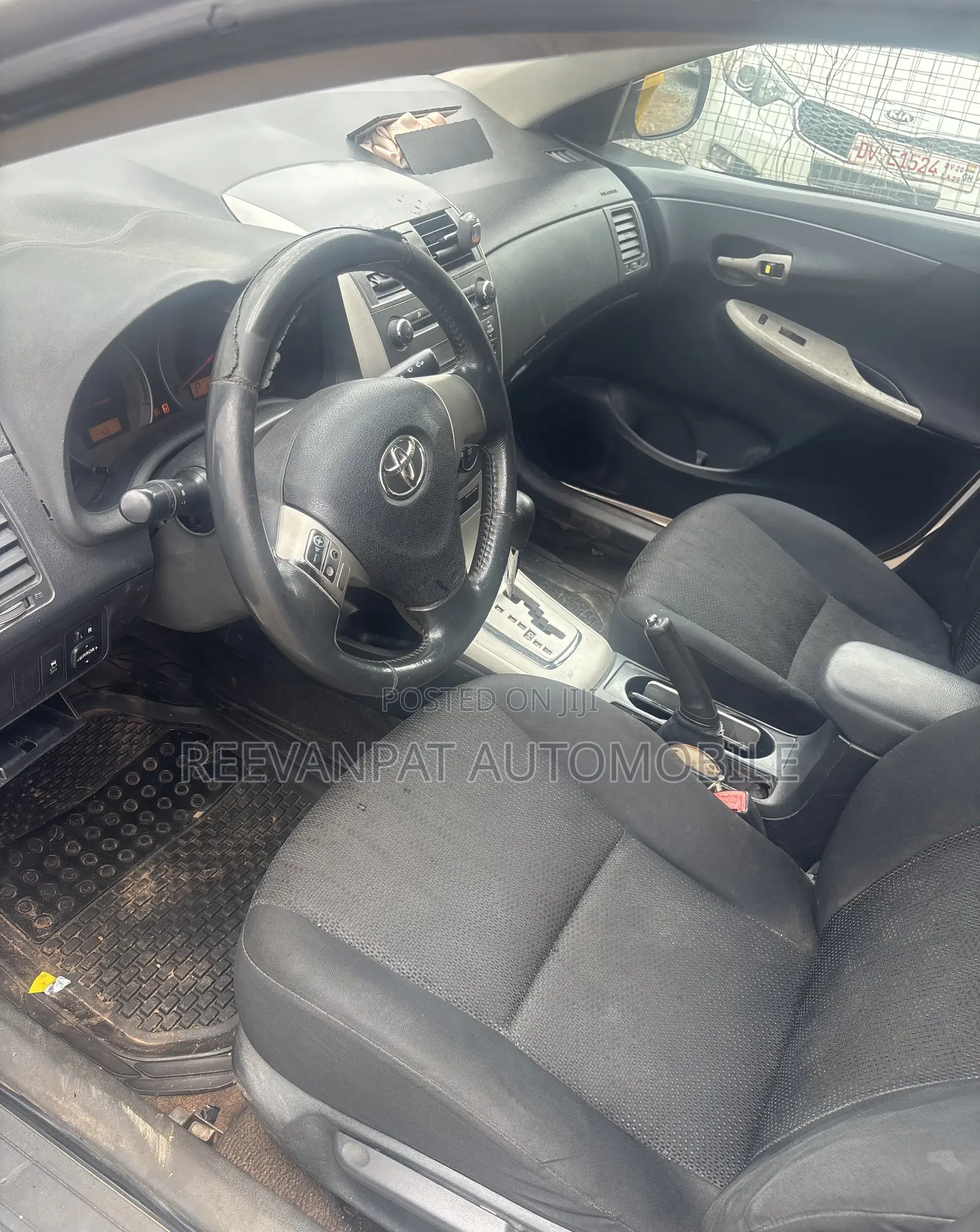 Toyota Corolla 2010 Silver